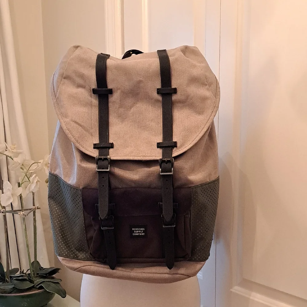 Herschel Supply Company Unisex Lil America Beige Backpack‎ 21